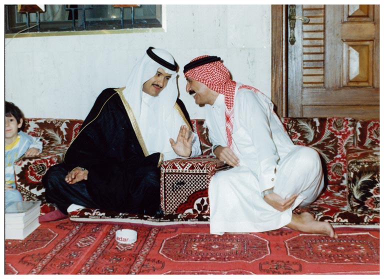 صورة 8666: الشيخ عبد المقصود خوجه، صاحب السمو الملكي الأمير سلطان بن سلمان، الإبن إباء عبد المقصود خوجه 
