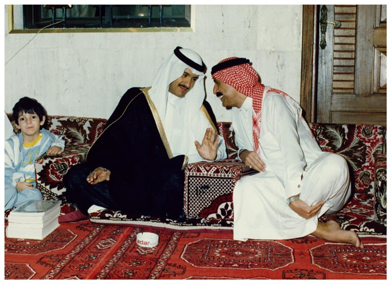 صورة 8667: الشيخ عبد المقصود خوجه، صاحب السمو الملكي الأمير سلطان بن سلمان، الإبن إباء عبد المقصود خوجه 