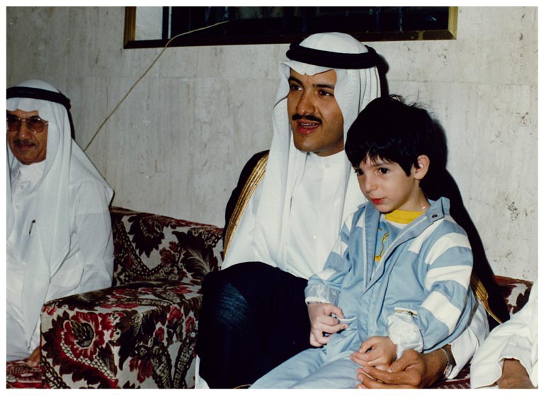 صورة 8669: صاحب السمو الملكي الأمير سلطان بن سلمان، الإبن إباء عبد المقصود خوجه، معالي الشيخ محمد العوضي 