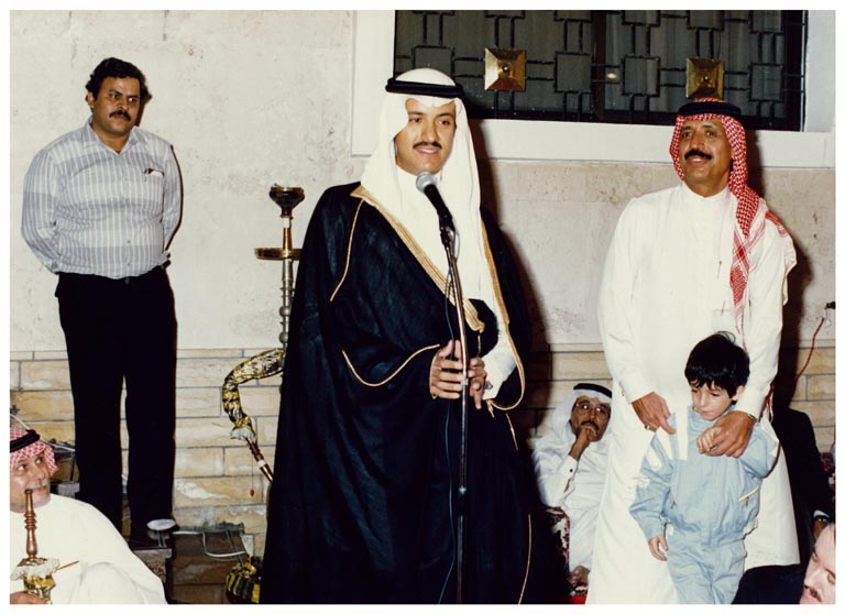 صورة 8674: الشيخ عبد المقصود خوجه، صاحب السمو الملكي الأمير سلطان بن سلمان، الإبن إباء عبد المقصود خوجه 