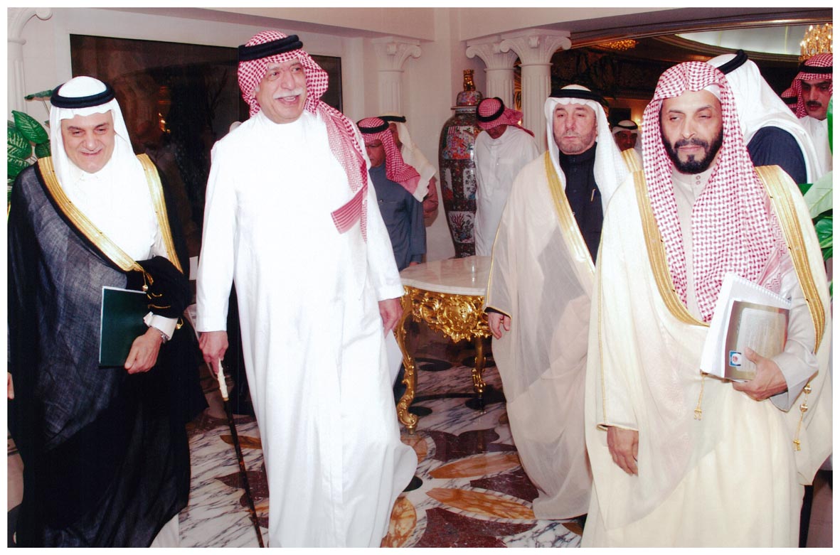 صورة 8733: الشيخ محمد الموجان، أ. د. حامد الرفاعي، الشيخ عبد المقصود خوجه، صاحب السمو الملكي الأمير تركي الفيصل 