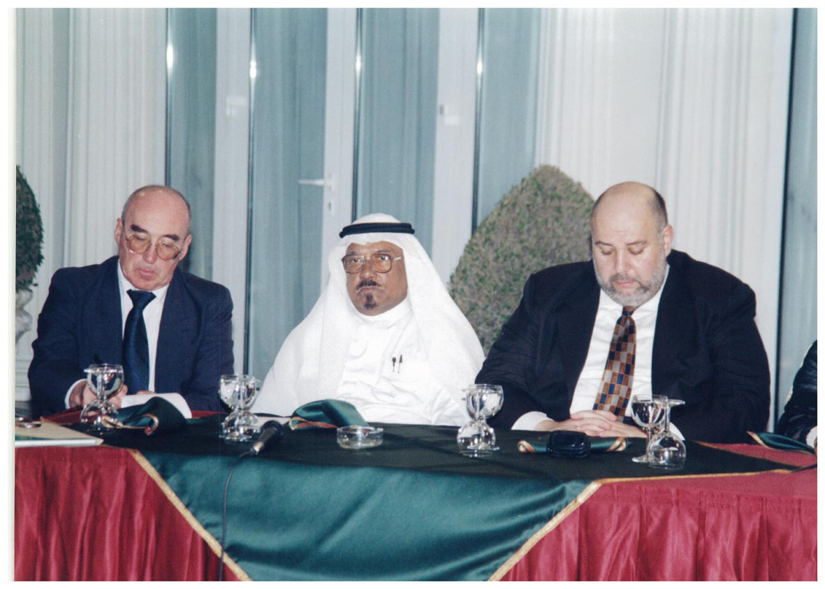 صورة 8787: السفير أحمد فؤاد البديوي، الأستاذ مصطفى حسين عطار، السفير الروسي فينيامين بوبوف 