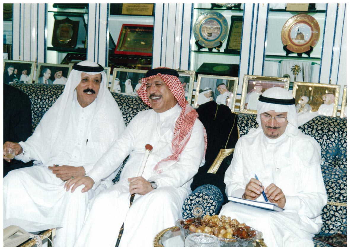 صورة 8965: الدكتور عبد الرحمن الشبيلي، الشيخ عبد المقصود خوجه، معالي الدكتور إبراهيم العواجي 