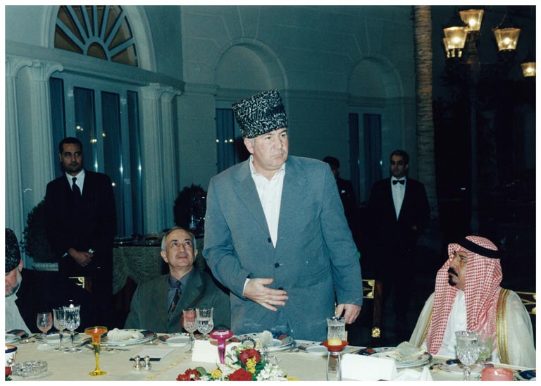 صورة 9125: معالي الدكتور محمد سعيد القحطاني، ()، الأستاذ أمير باشا زينالوف 