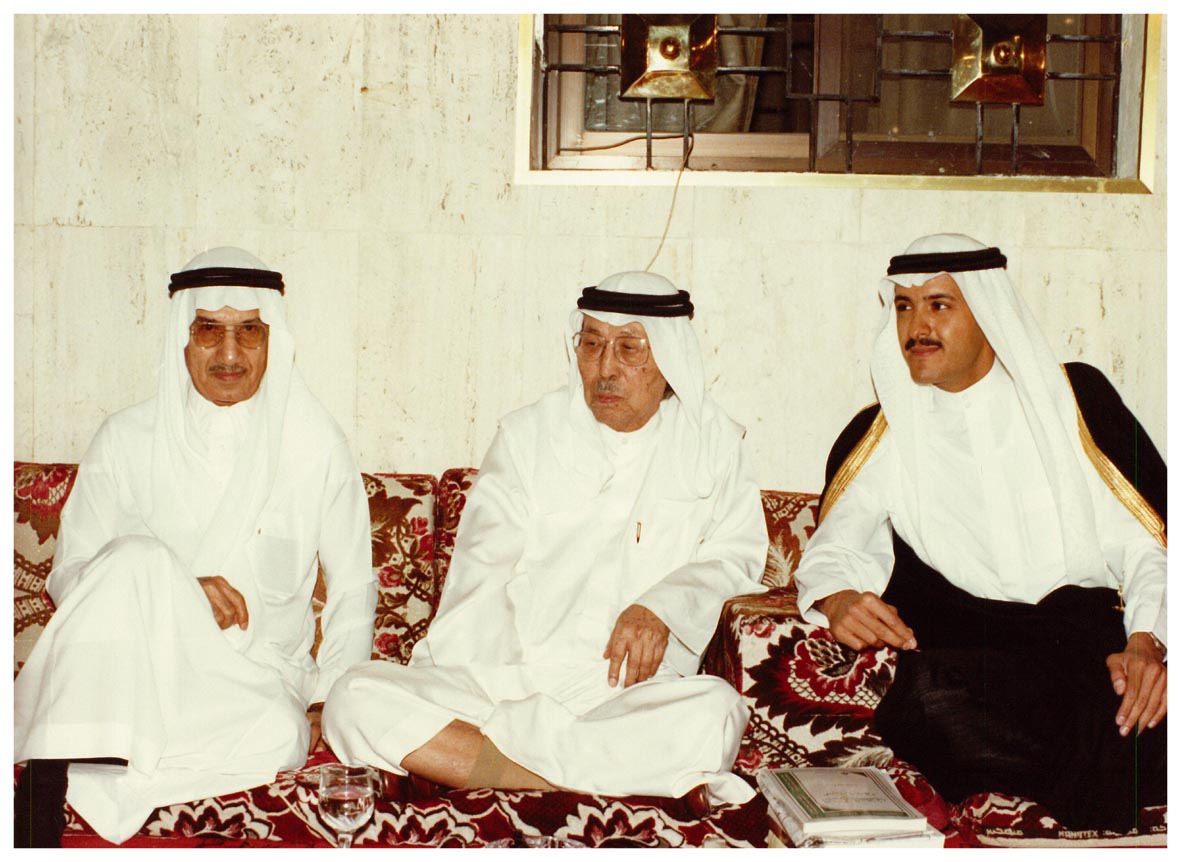 صورة 9324: صاحب السمو الملكي الأمير سلطان بن سلمان، الأستاذ عزيز ضياء، معالي الشيخ محمد العوضي 