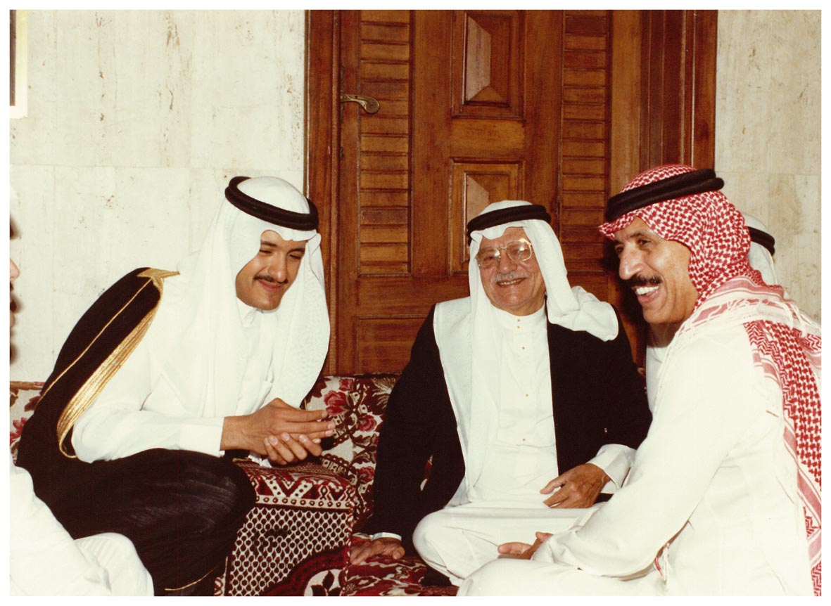 صورة 9336: الشيخ عبد المقصود خوجه، معالي الأستاذ عبد الله عمر بلخير، صاحب السمو الملكي الأمير سلطان بن سلمان 