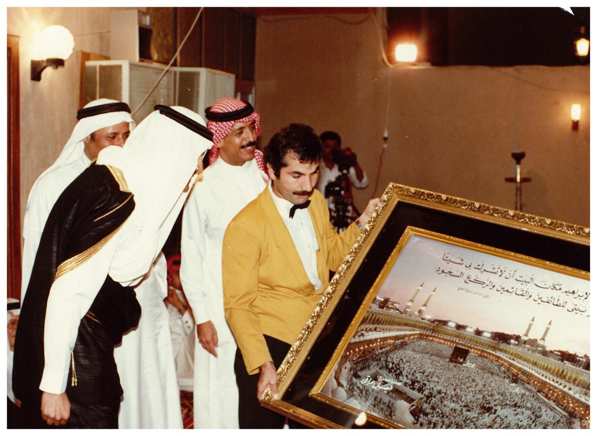 صورة 9343: الشيخ عبد المقصود خوجه، صاحب السمو الملكي الأمير سلطان بن سلمان، الأستاذ فيصل عراقي 