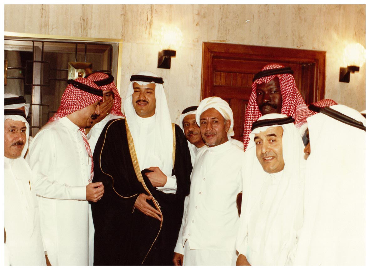 صورة 9353: ()، الأستاذ حسين نجار، ()، ()، صاحب السمو الملكي الأمير سلطان بن سلمان، الشيخ عبد المقصود خوجه، الأستاذ عبد الله الحصين 