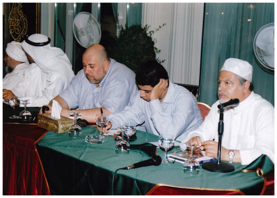 صورة 9627: ()، ()، السفير أحمد فؤاد البديوي، القنصل الكويتي الأستاذ علي إبراهيم النخيلان، معالي الدكتور عبد الله بن بيَّه 
