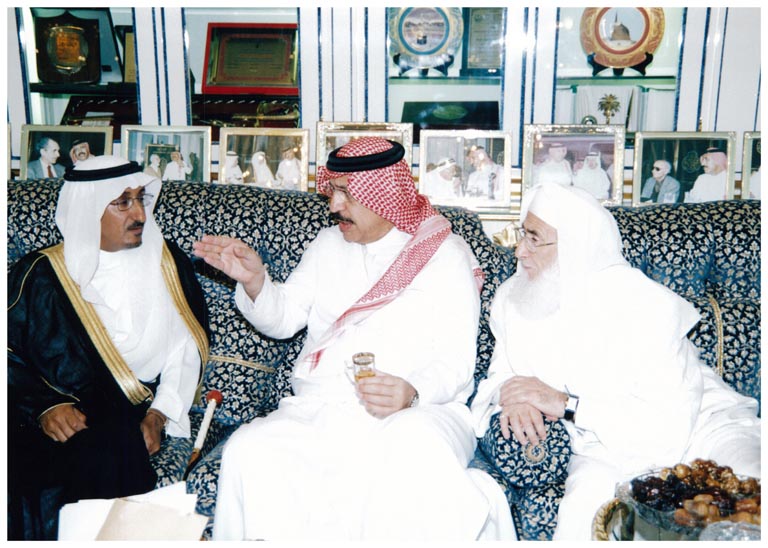 صورة 9923: الشيخ محمد علي الصابوني، الشيخ عبد المقصود خوجه، الدكتور فهد عبد الله السماري 