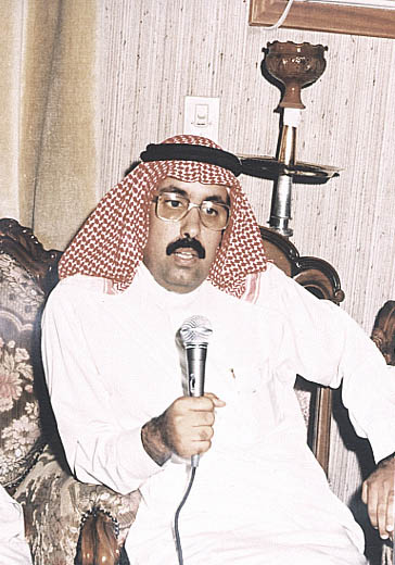 صورة 47: الدكتور عبد الله الغذامي يلقي كلمته في حفل تكريم الشاعر الأستاذ عمر أبو ريشة. [الاثنينية: 13، الجزء: 1]