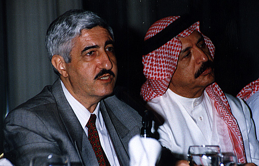 صورة 938: الشيخ عبد المقصود خوجه، مع الدكتور حسان شمسي باشا [الاثنينية: 204، الجزء: 15]