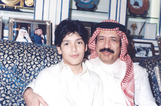 صورة 949: الشيخ عبد المقصود خوجه، مع ابنه إيلاف عبد المقصود خوجه [الاثنينية: 206، الجزء: 15]