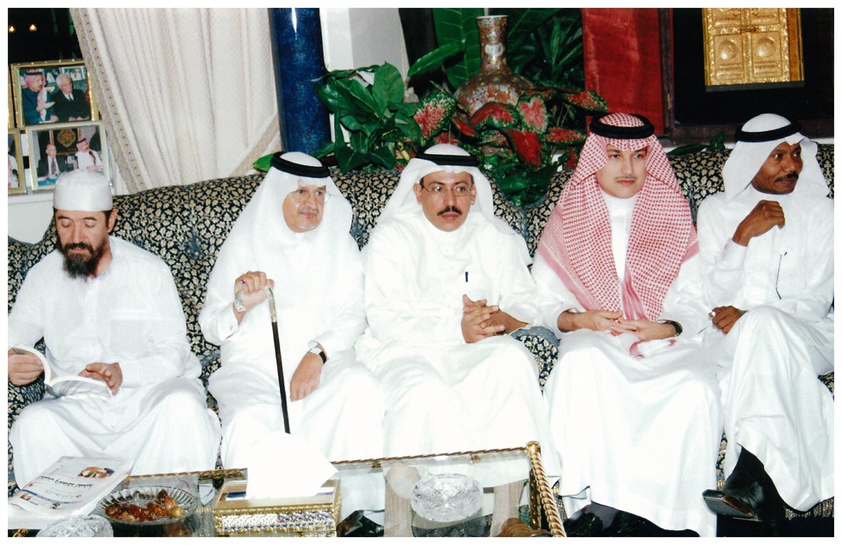 صورة 1079: الأستاذ عبده خال، ()، الأستاذ هاشم الجحدلي، الأستاذ عبد الله السقاف، () 