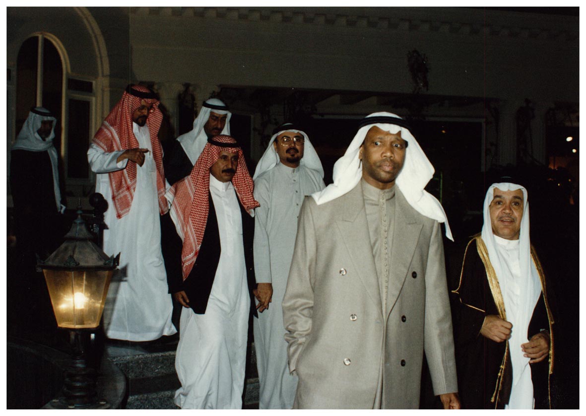 صورة 11891: ()، الأستاذ عبد الله نور، الدكتور عبد العزيز النهاري، الدكتور عبد المحسن القحطاني، الدكتور هاشم عبده هاشم 