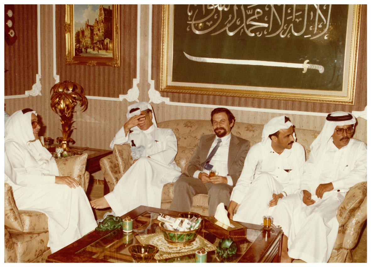 صورة 13851: ()، الأستاذ محمد أحمد الحساني، ()، الأستاذ حامد عباس، الأستاذ أحمد صالح ملائكة 