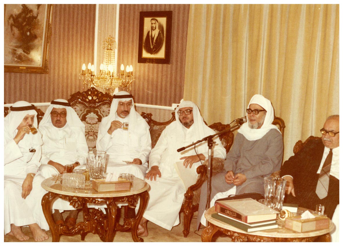 صورة 13860: ()، الشيخ سيد سابق، ()، معالي المهندس عبد القادر كوشك، الشيخ عبد الرحمن فقيه، الأستاذ صالح محمد جمال 