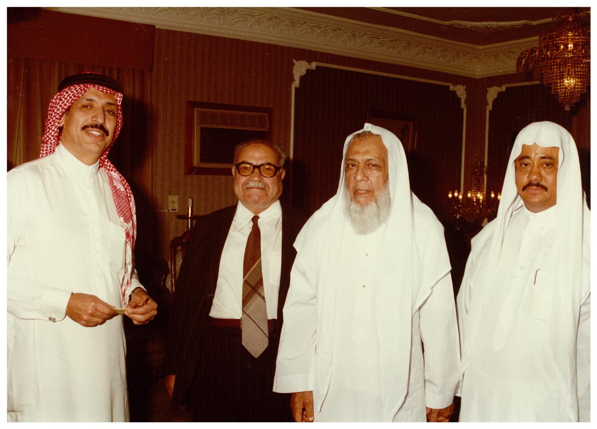 صورة 13871: ()، الشيخ محمود حافظ، ()، الشيخ عبد المقصود خوجه 