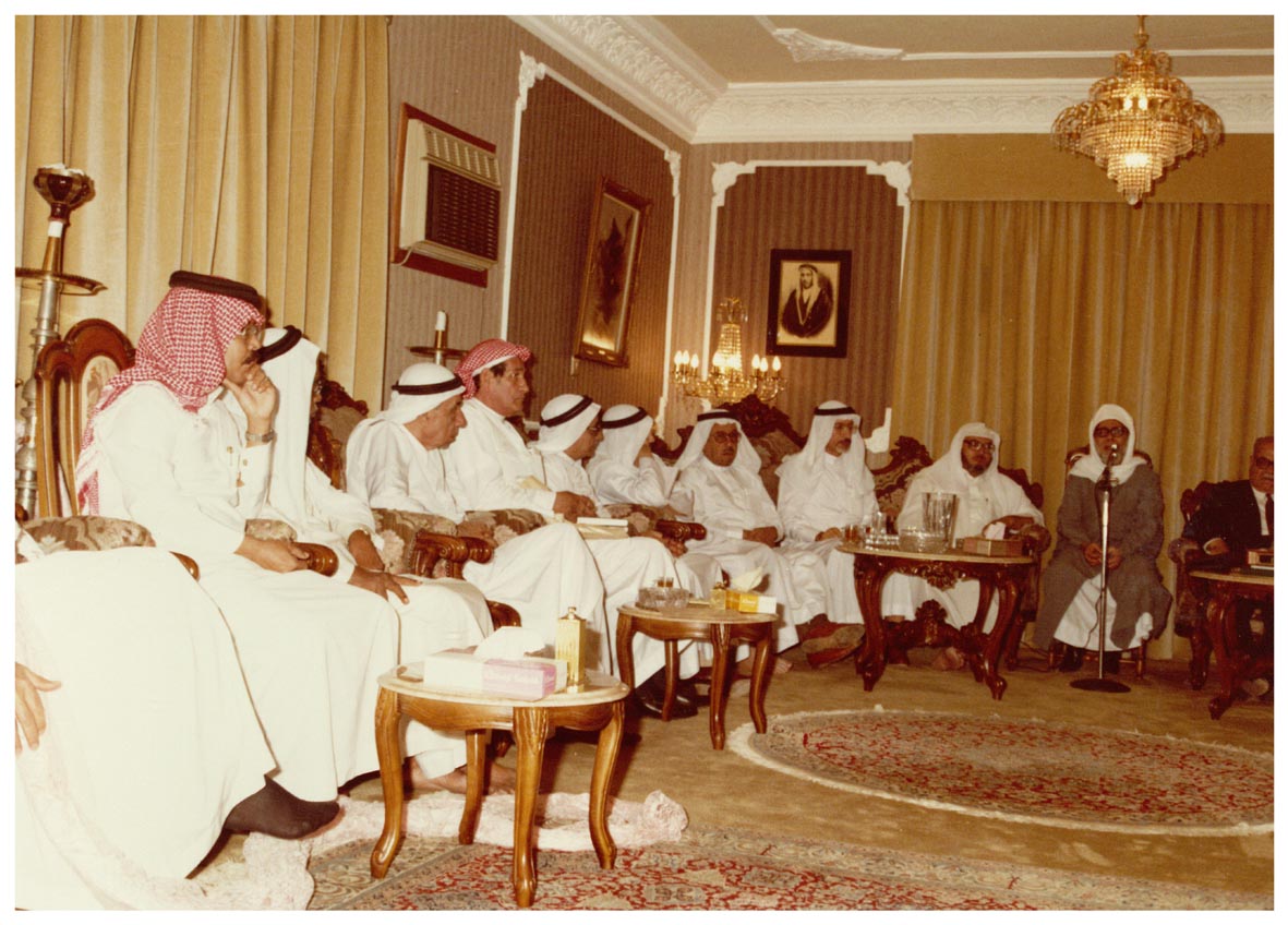 صورة 13876: الشيخ سيد سابق، ()، المهندس عبد القادر كوشك، الشيخ عبد الرحمن فقيه، الأستاذ صالح محمد جمال، الأستاذ حسن عبد الحي قزاز، الأستاذ شكيب الأموي، الأستاذ هاشم زواوي، ()، .. 