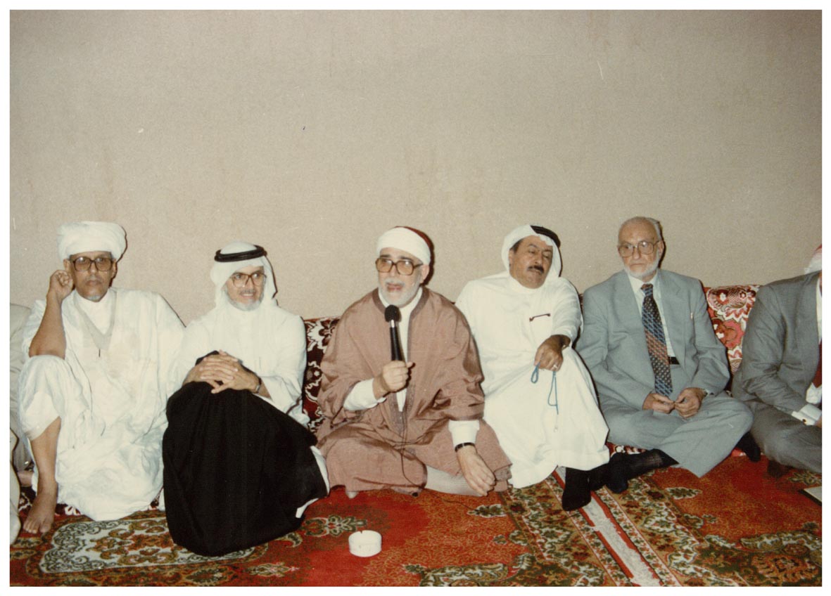 صورة 19876: () () فالشيخ محمد الحبيب ابن الخوجه فمعالي د. عبد الله نصيف () 