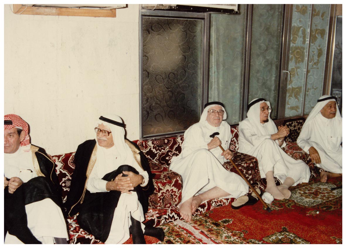 صورة 19885: الأستاذ عبد المجيد شبكشي فالأستاذ عثمان حافظ فالأستاذ علي حافظ () فالأستاذ شكيب الأموي 