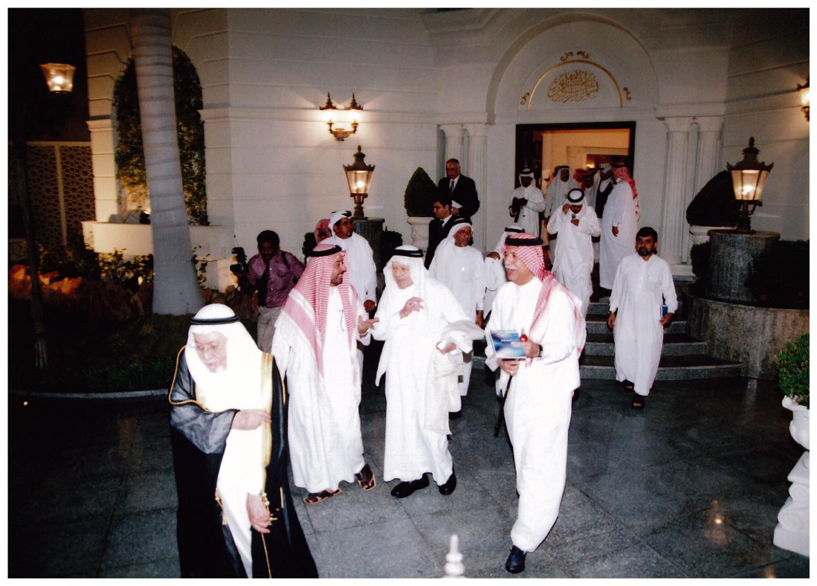 صورة 2003: الشيخ عبد المقصود خوجه، الأستاذ عبد الفتاح أبو مدين، ()، الأستاذ عبد الله الحصين، .. 