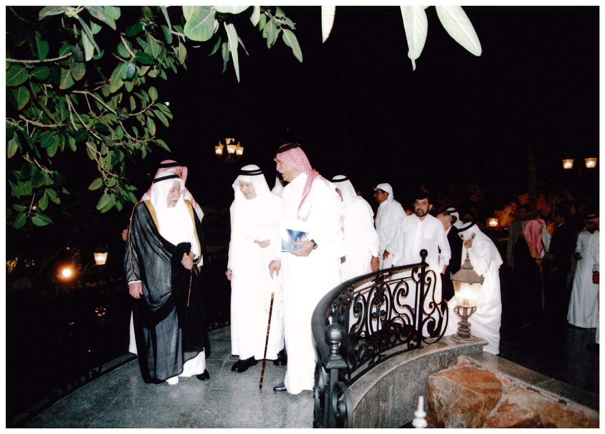 صورة 2004: الشيخ عبد المقصود خوجه فالأستاذ عبد الفتاح أبو مدين فالأستاذ عبد الله بوقس 