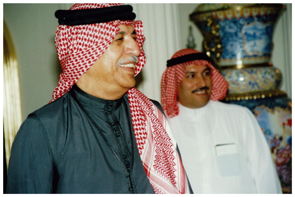 صورة 24572: الشيخ عبد المقصود خوجه وبجانبه ابنه محمد سعيد 