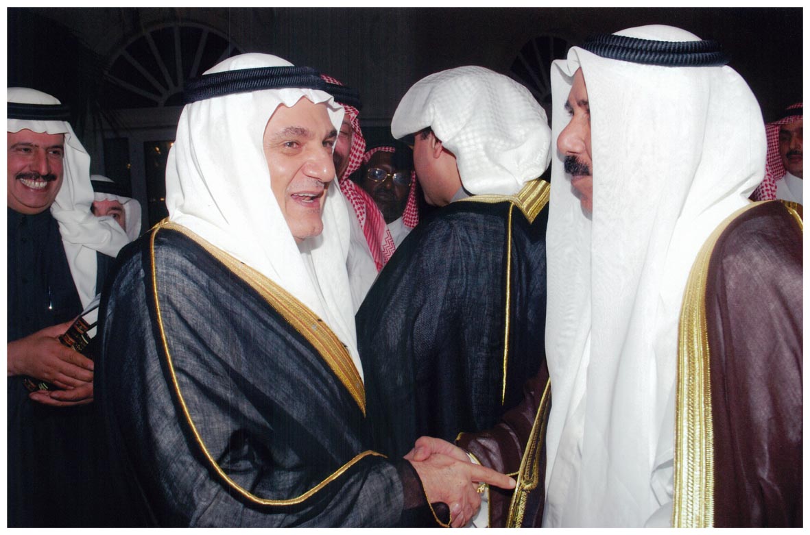 صورة 8693: القنصل الكويتي الأستاذ علي الهيفي، صاحب السمو الملكي الأمير تركي الفيصل، () 