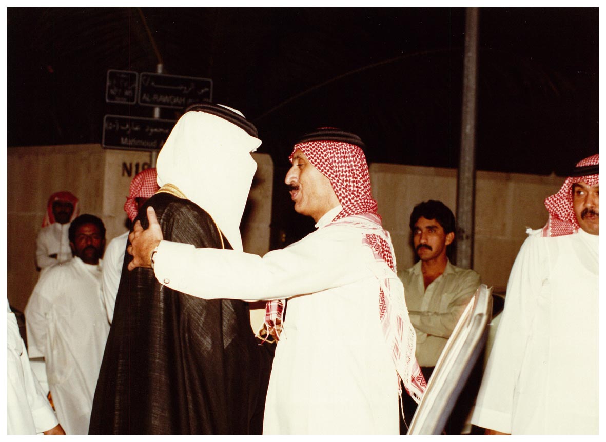 صورة 9367: الشيخ عبد المقصود خوجه، صاحب السمو الملكي الأمير سلطان بن سلمان بن عبد العزيز 