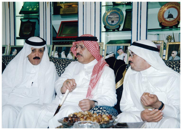 صورة 9526: الدكتور عبد الرحمن الشبيلي، الشيخ عبد المقصود خوجه، معالي الدكتور إبراهيم العواجي 